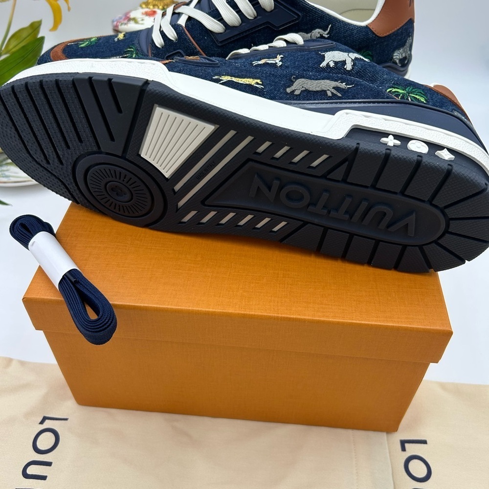Men's Louis Vuitton LV X the DARJEELING limited edition trainer size 11 fits 12 - Picture 6 of 10